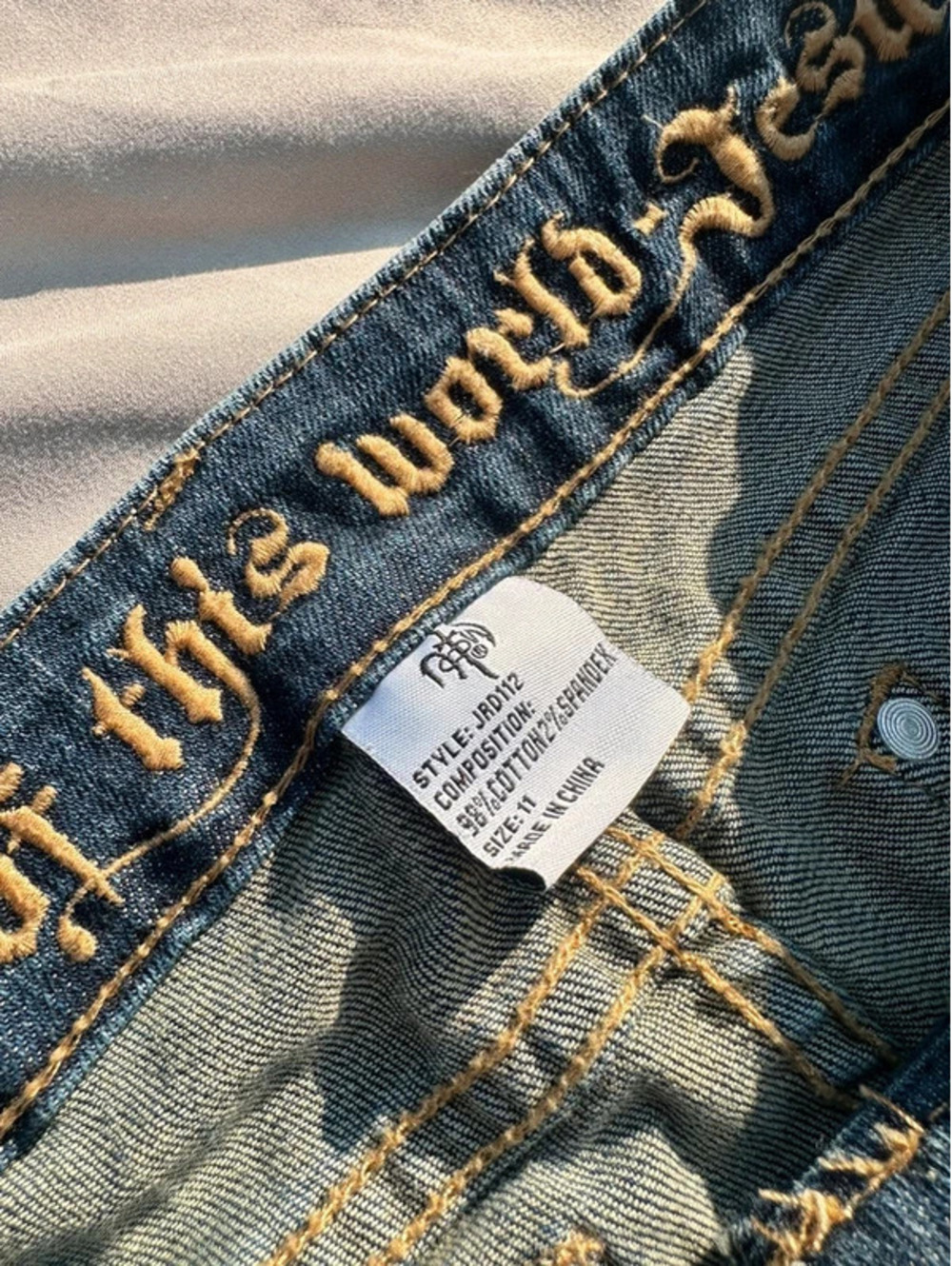 Not of This World Women’s Y2K jeans (B22) - Picture 5 of 8
